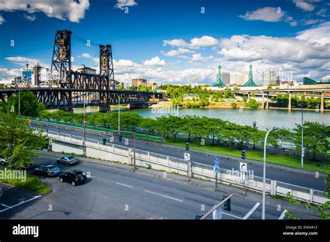 Experience Portland Like a Local: Explore SW Naito Parkway