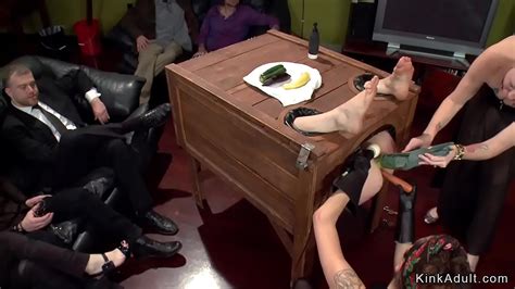 Esclava Rellena De Comida En P Blico Xvideos