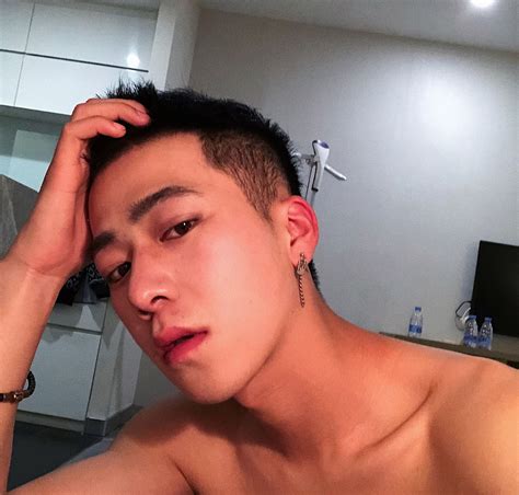 Con gái đua nhau ghim anh chủ shop Taobao đẹp trai hơn cả hot boy