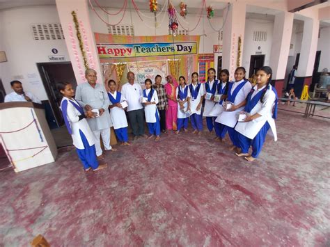 Teachers Day आदर्श विद्या निकेतन माध्यमिक विद्यालय बघेरा में शिक्षक