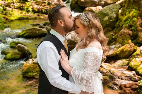 Private Creekside Wedding Packages Elope To Gatlinburg