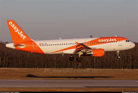 HB JZX easyJet Switzerland Airbus A320 214 Photo by Gábor Szabados ID