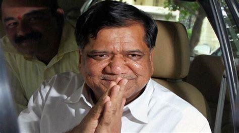 Karnataka: Former CM Jagadish Shettar announces resignation from BJP ...