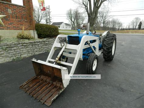 Ford 4000 Tractor & Loader - Gas