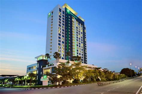 12 Best Luxury Hotels In Melaka