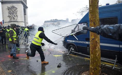 Soci T Gilets Jaunes Certains Ont Le Sentiment Que Les Gouvernants