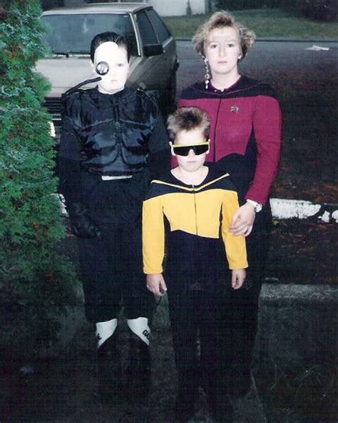 When You Find Out Your Family’s Crazy Past (22 pics) - Izismile.com