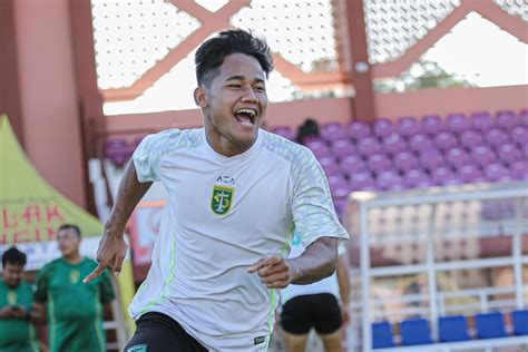 Kontra Borneo Fc Persebaya Kehilangan Pemain Pilarnya