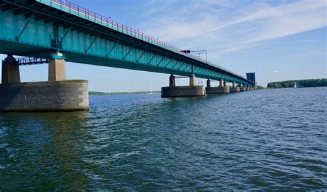 Weekendafsluitingen Haringvlietbrug A29 Voor Onderhoud Aan Het