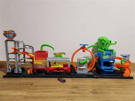 Hot Wheels Ultimate Octo Car Wash Hobbies Toys Toys Games On Carousell