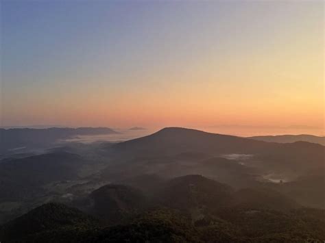 Sunrise at McAfee Knob : VIRGINIA_HIKING