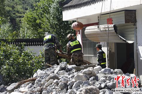 甘肃陇南暴洪泥石流已致8人死亡 1人失联甘肃泥石流灾区新浪新闻