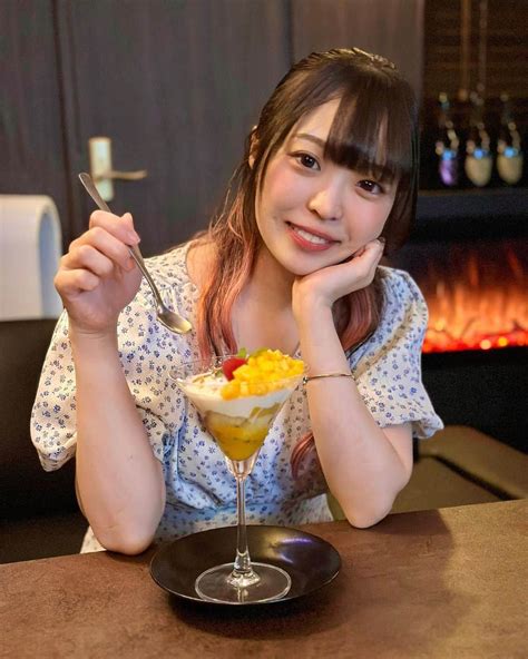 白井佑奈さんのインスタグラム写真 白井佑奈instagram「🍰 締めスイーツにぴったりなbar🫶 『sweets Bar Danro 赤坂スイーツバー』 Sweetsbar