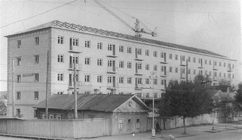 Фотопост. Киров: ул. К. Маркса в конце 40-х – начале 60-х гг ...