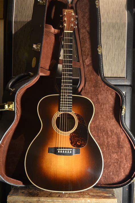 2010 Martin Custom Signature Edition 000 28ec Sunburst Guitar Serial