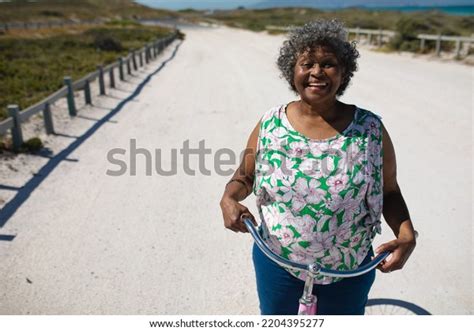 Portrait Senior African American Woman Standing Stock Photo 2204395277 ...