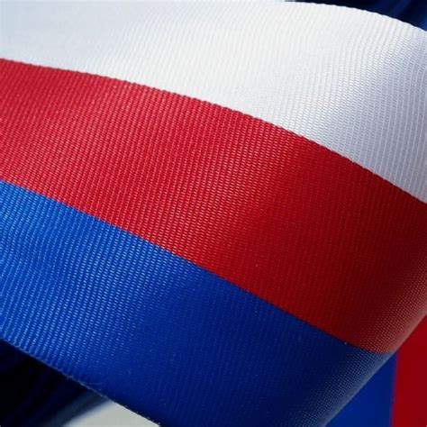 Jak správně nosit českou trikoloru? | HistorieBlog.cz