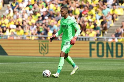 Alban Lafont Va Prolonger Avec Le Fc Nantes