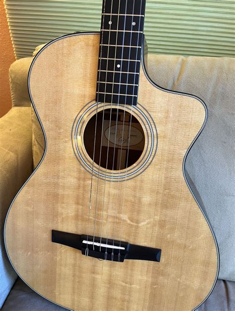 TAYLOR ACOUSTIC GUITAR - Used Music Gear Marketplace