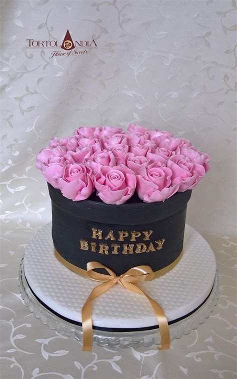 Birthday cake with roses - Decorated Cake by Tortolandia - CakesDecor