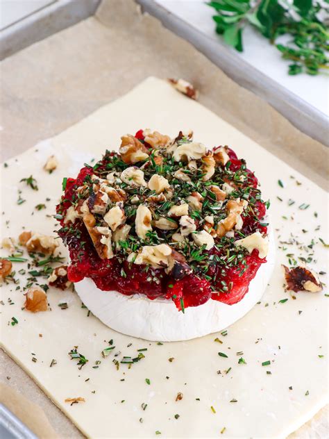 Baked Cranberry Brie Puff Pastry Appetizer