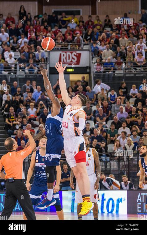 Italienische Mail Basketball Meisterschaft Fotos Und Bildmaterial In