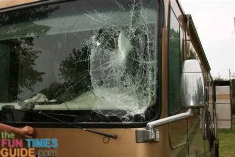 Repairing Vs Replacing Rv Windshield Glass See How Auto Glass Experts