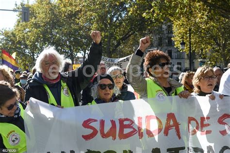 Los Pensionistas Se Manifiestan Para Demandar La Recuperación Del Poder Adquisitivo Europapress