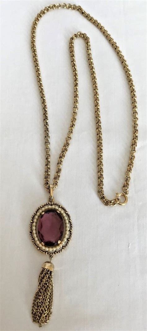 Vintage AVON 1972 Purple Pendant Necklace Gem