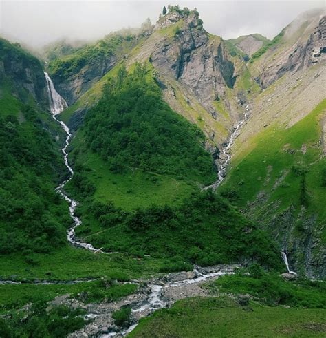 Wanderung zur Wasserfall Arena Batöni im Weisstannental