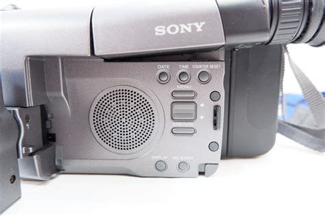 Видеокамера Sony Handycam CCD-TRV30E