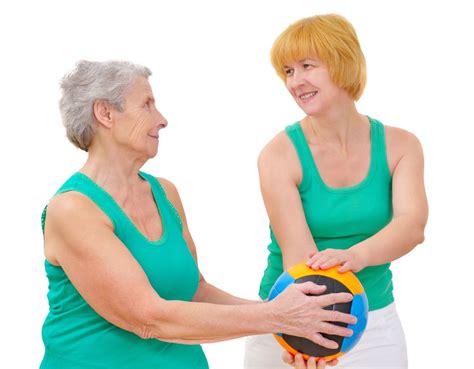 Vôlei adaptado é um excelente exercício para idosos Foto Shutterstock