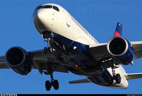 N111NG | Airbus A220-171 | Delta Air Lines | Huy Do | JetPhotos