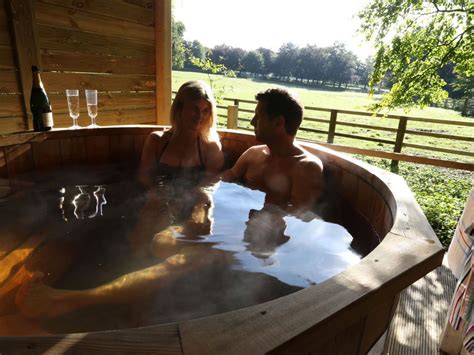 Yorkshire Cottage with Hot Tub for Ultimate Relaxation