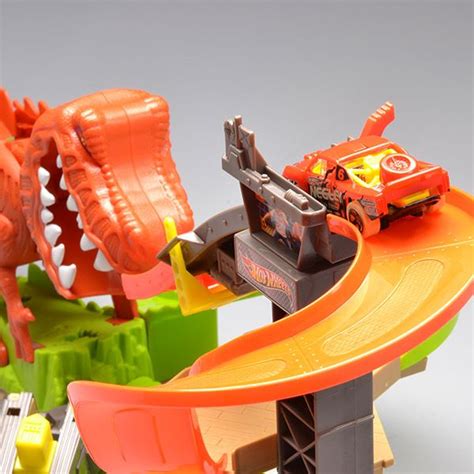 Ataque do Tiranossauro Rex Hot Wheels X Alô Bebê