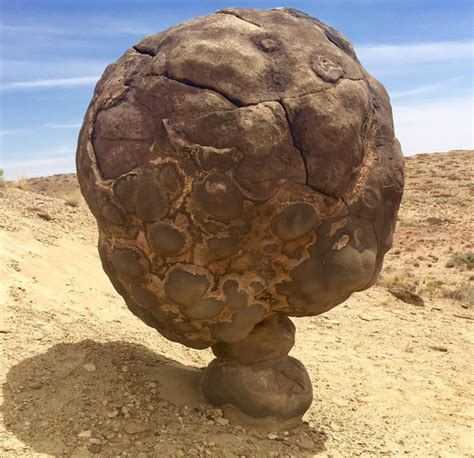 Balanced Rock Globe Rock