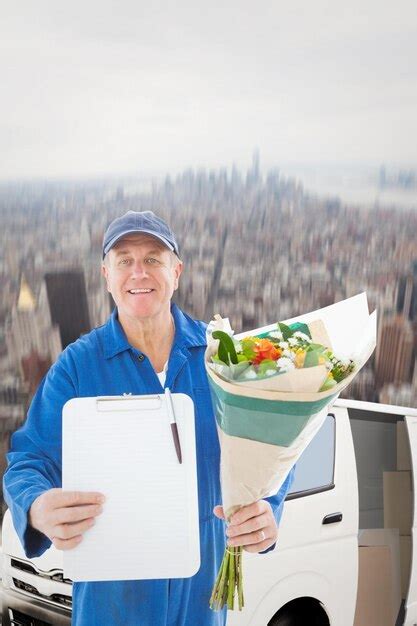 Imagen Compuesta De Feliz Repartidor De Flores Mostrando Portapapeles