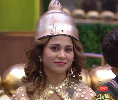 Bigg Boss 5 Hamida Gets Evicted బిగ్ బాస్ 5 ఈ వారం గ్లామర్ గర్ల్ అవుట్