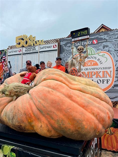 World S Heaviest Pumpkin Weighs More Than Kilos See Pics