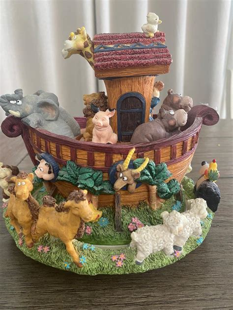 This Noah S Ark Music Box Is Very Detailed I Can T Find Anything