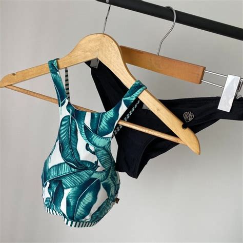 La Vie En Rose Swim Haut De Maillot De Bain La Vie En Rose Highneck Bikini Top Poshmark