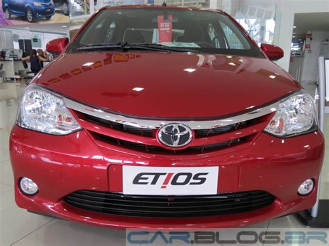 Toyota Etios Sed E Hatch Fotos E V Deo Car Blog Br