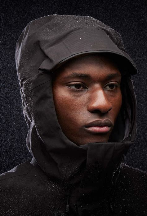 Decoding Helly Tech® Rainwear – Helly Hansen AU