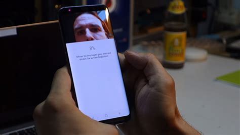 Hacker Circumvents Galaxy S8 Iris Scanner Using A Photo And Contact