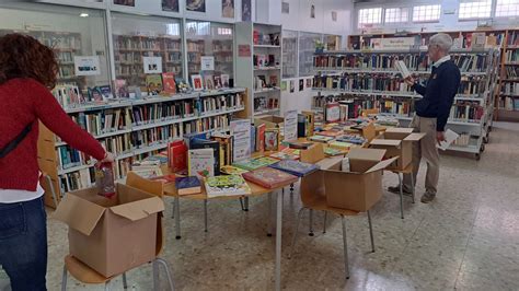 El Bibliotrueque Solidario De La Red Municipal De Bibliotecas De