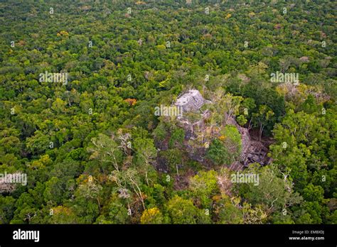 La danta pyramid fotografías e imágenes de alta resolución - Alamy