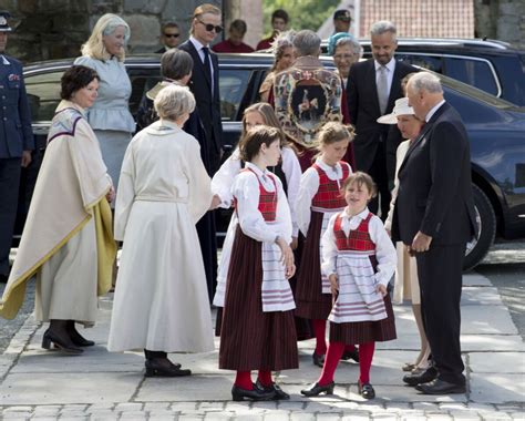 Photo La Princesse Martha Louise Son Mari Ari Behn Et Leurs Filles