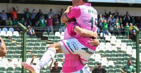 Sarmiento se floreó ante Aldosivi y opacó el debut de Palermo en el