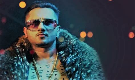 Yo Yo Honey Singh- Biography, Wiki, Real Name, Net worth, and Comeback 2023. - CelebHow