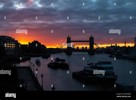 Tower Bridge at sunrise in London Stock Photo - Alamy